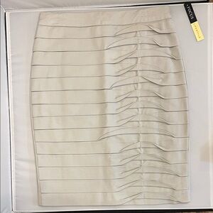 Focus Lifestyle Cream Ruched Pencil Skirt. size 4. NWT